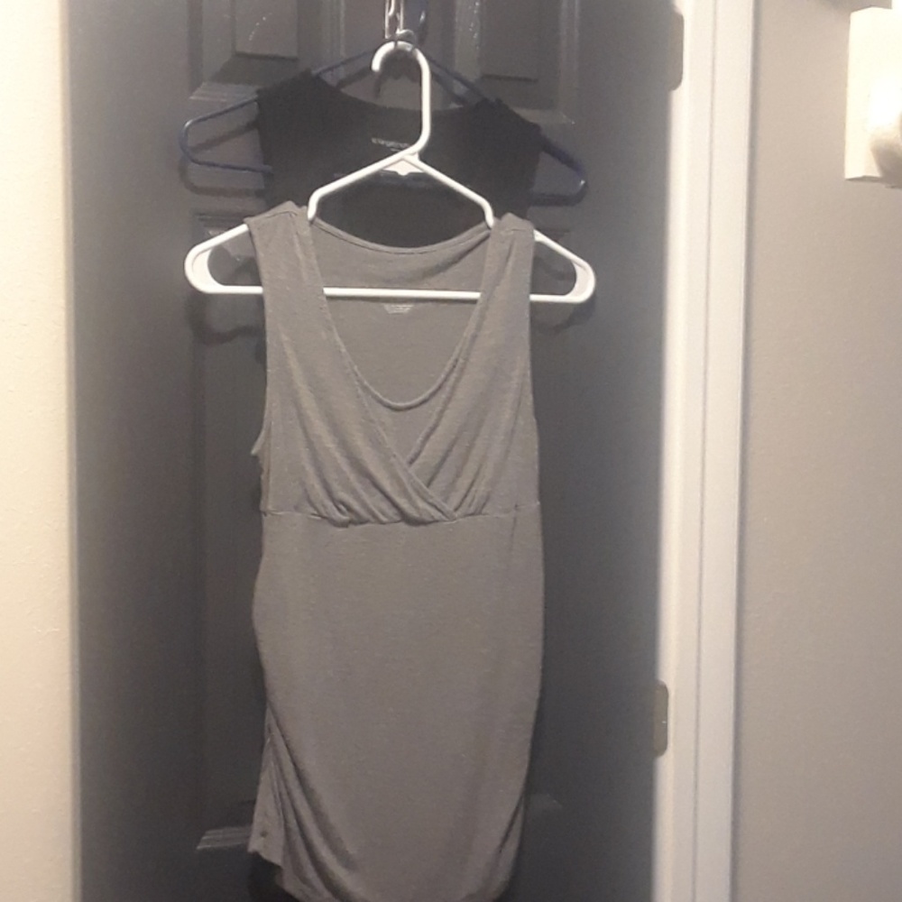 Two xs Liz Lange maternity/nursing tanks